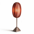 Papieren lamp in lichtroze met houten voet 25 x 25 x 45cm
